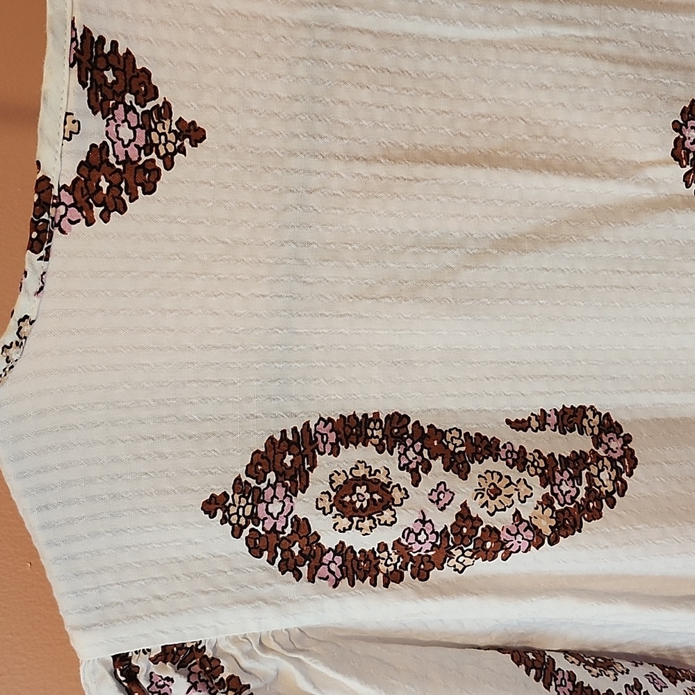 4/$20 Knox Rose Printed Floral Blouse - Picture 6 of 6